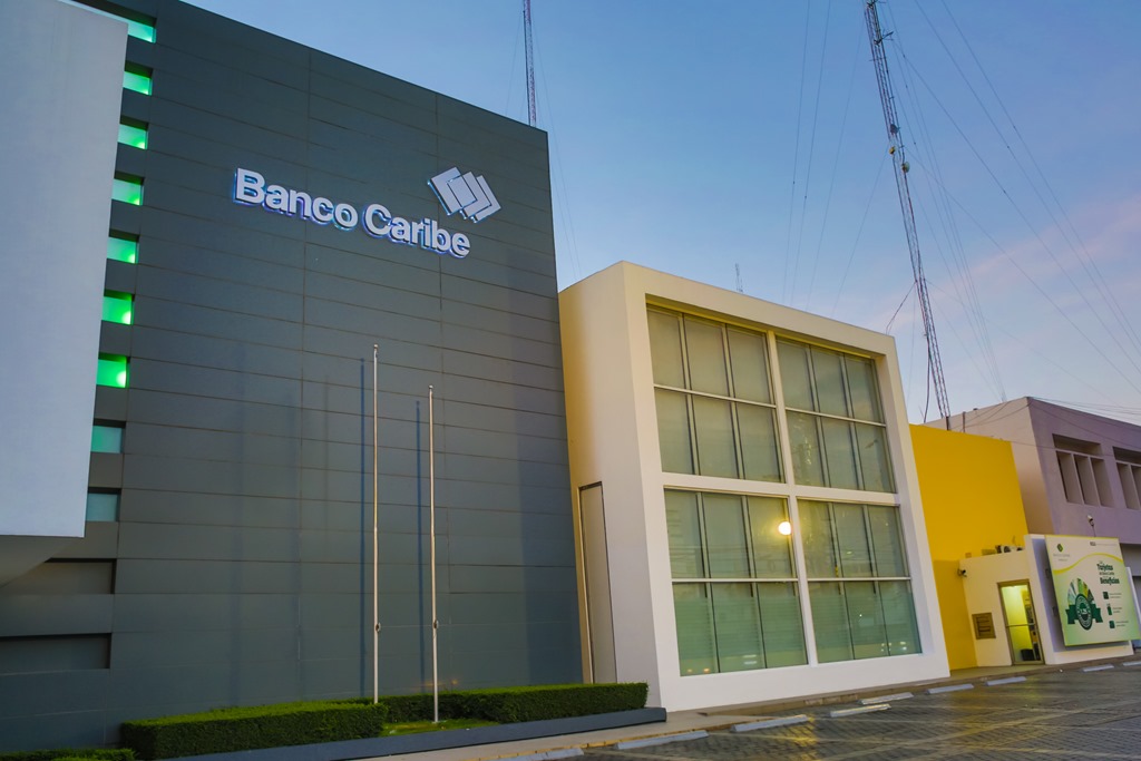 Fachada del Banco Caribe